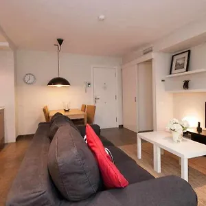 https://port-vii-apt-centrico-acogedor-w-balcon-23.catalonia-hotels.com